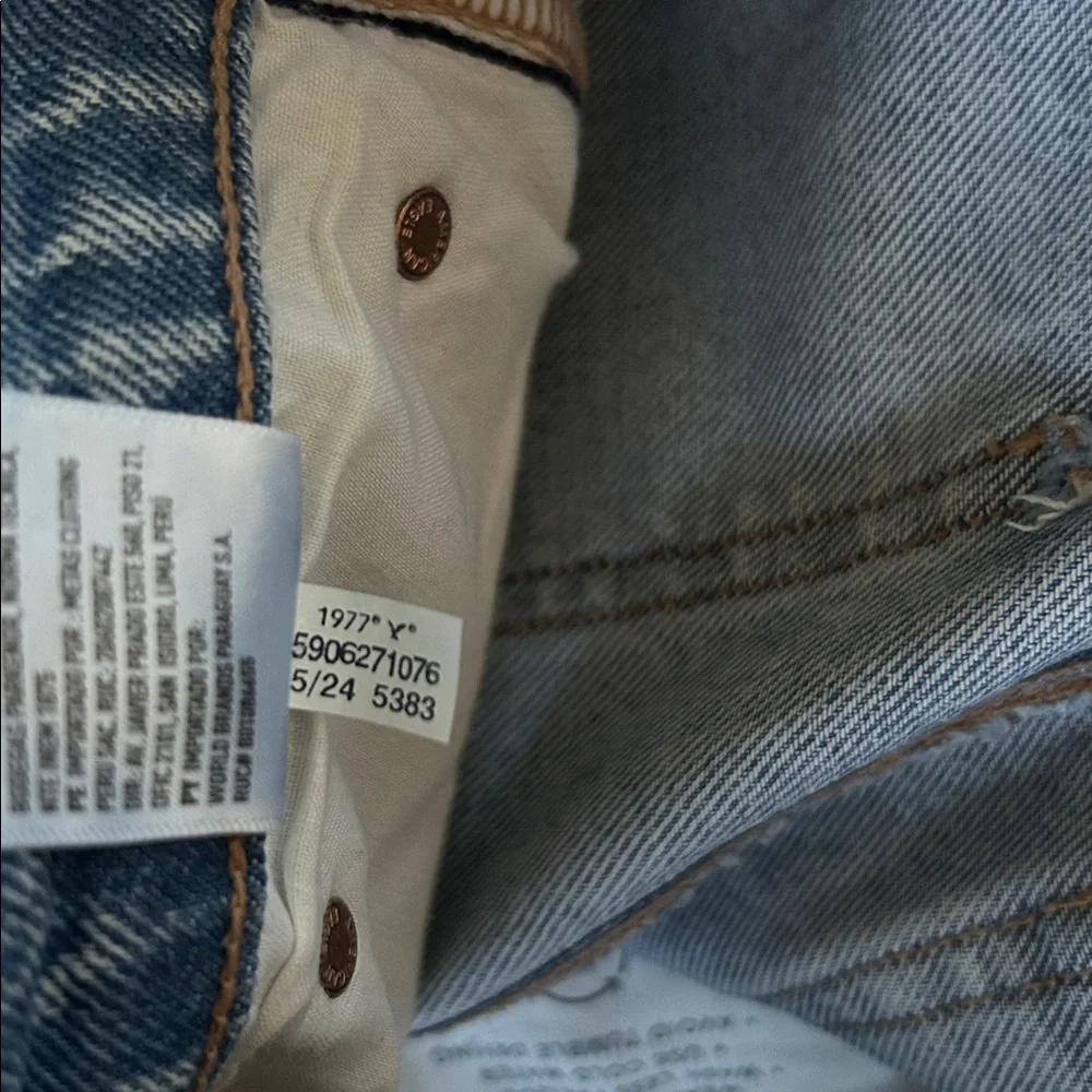 Sold out! AE Barrel Jeans Size 6 Boyfriend Mid Rise - Picture 9 of 13